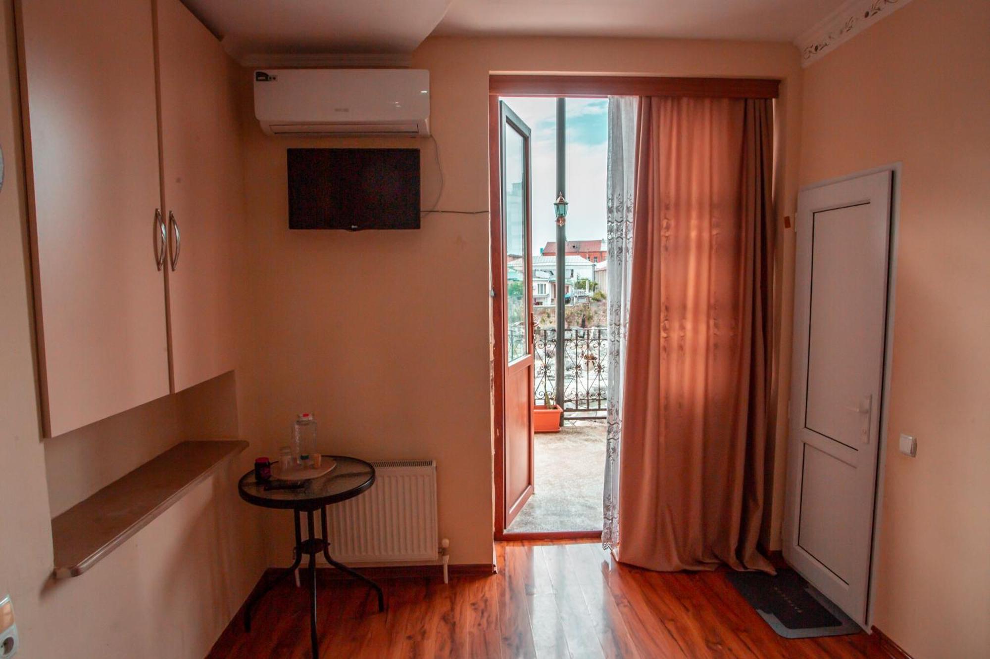 Hotel Caravan Palace Kutaisi Eksteriør billede